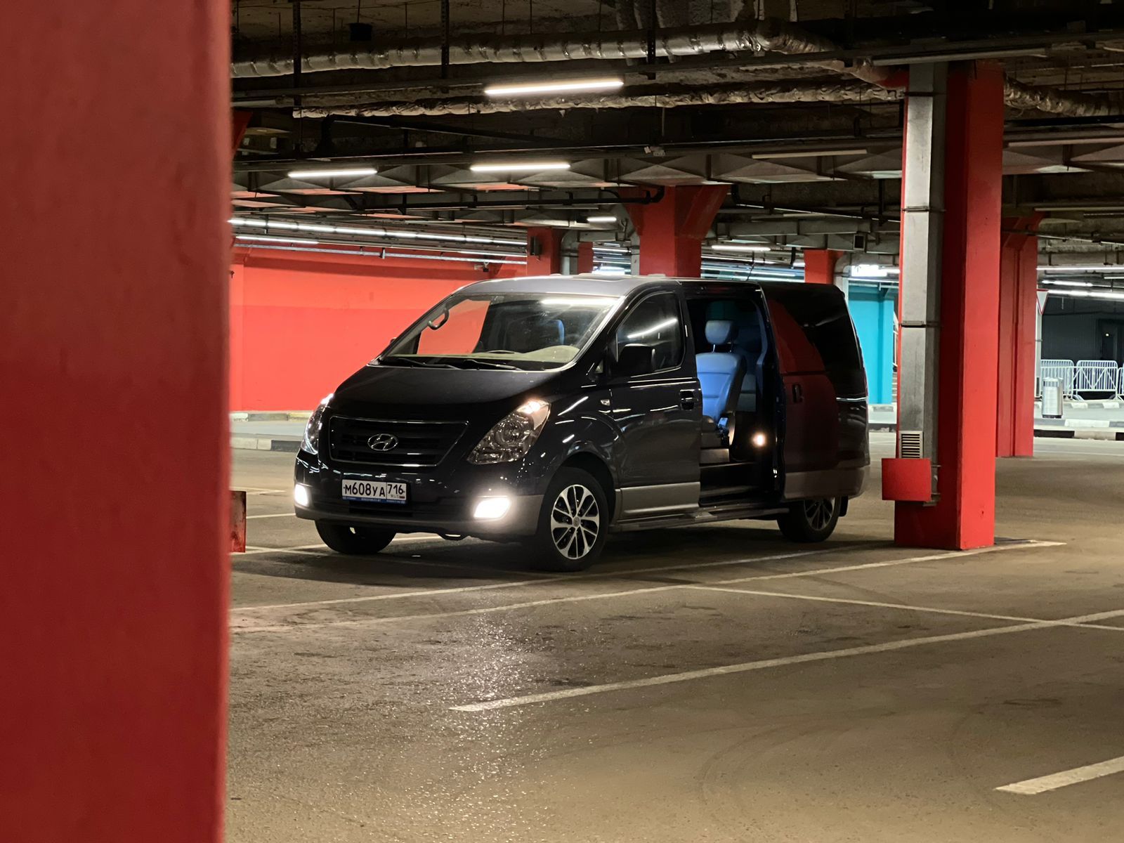 Hyundai Grand Starex